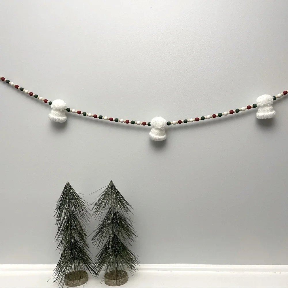 Winter Hat Garland